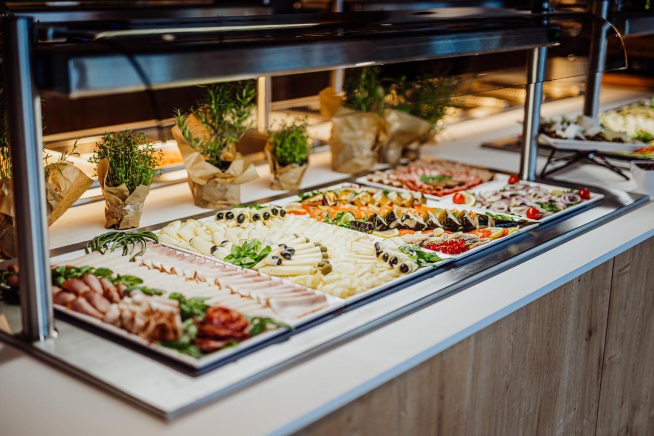 Elements Hotel&Spa Świeradów-Zdrój Екстериор снимка A salad bar
