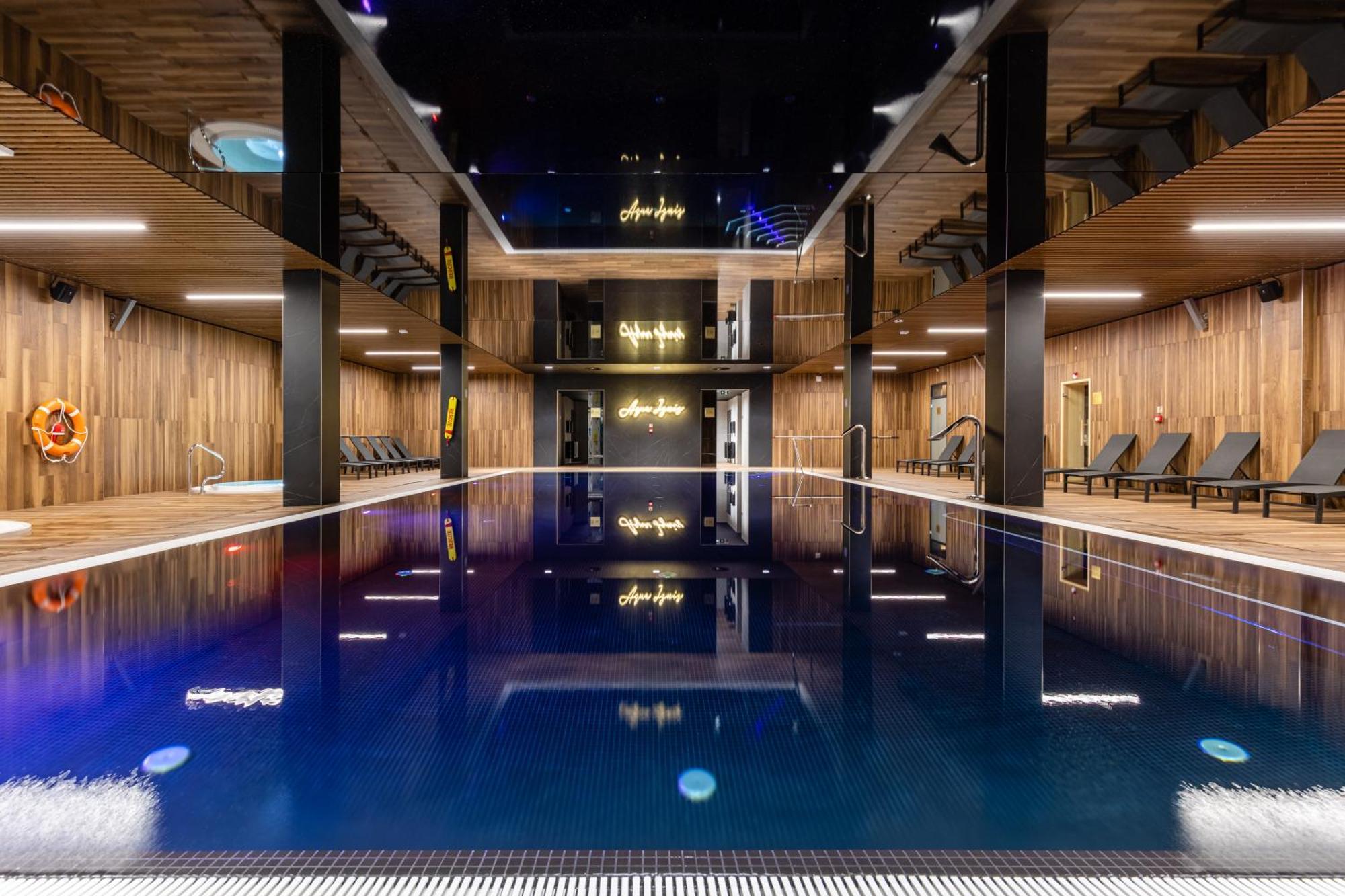 Elements Hotel&Spa Świeradów-Zdrój Екстериор снимка The swimming pool at the hotel
